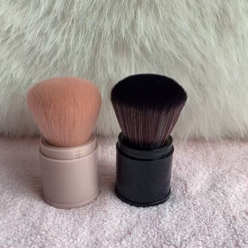 Compact Retractable Kabuki Powder Brush – Portable Beauty Tool