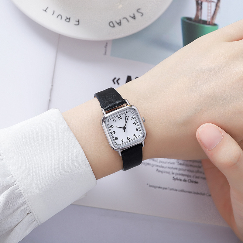 Women's Minimalist Vintage Square Watch